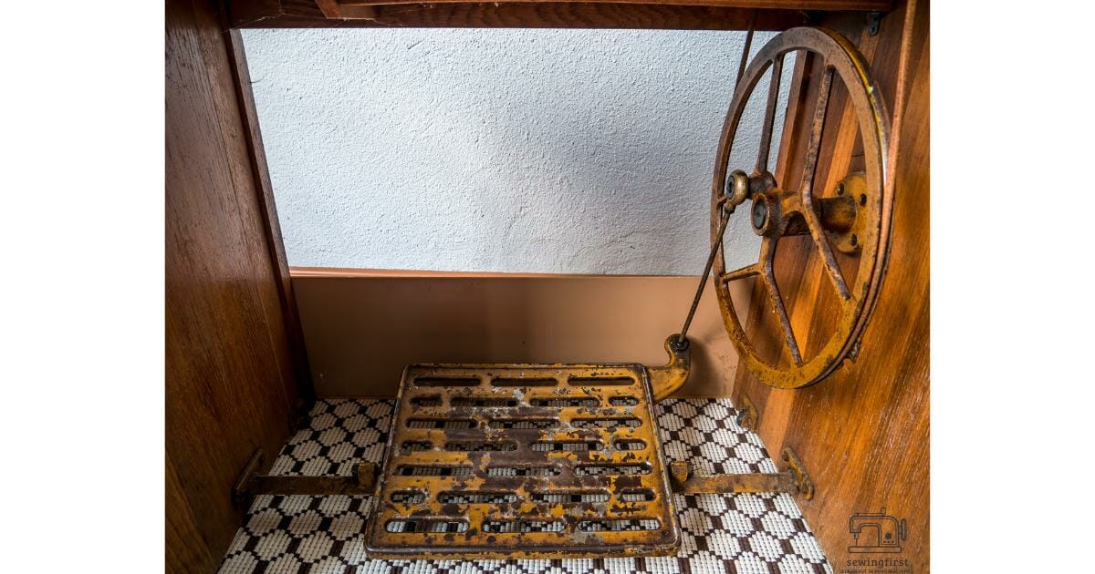 How to Clean Treadle Sewing Machine Base? Easiest Way (2023)